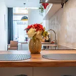 Stylish In The Heart Of Center ברדה