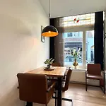 דירה Stylish In The Heart Of Center