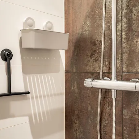 Stylish In The Heart Of Center * ברדה