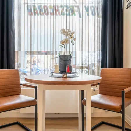 Stylish In The Heart Of Center דירה ברדה