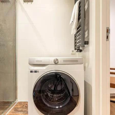 Stylish In The Heart Of Center * ברדה