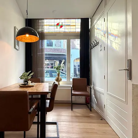 Stylish In The Heart Of Center 브레다
