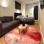 Stylish In The Heart Of Center Апартаменты *