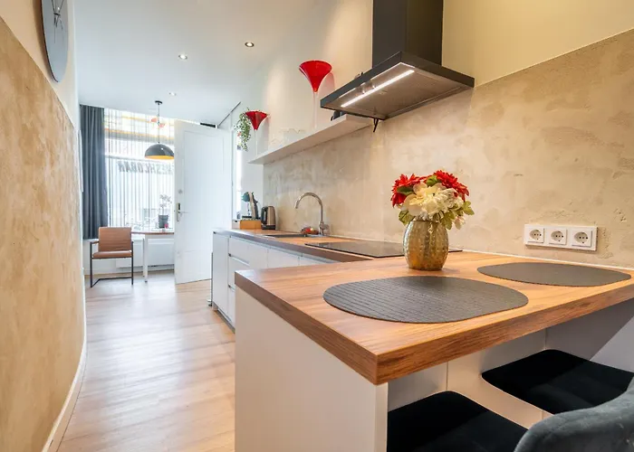 Stylish In The Heart Of Center *